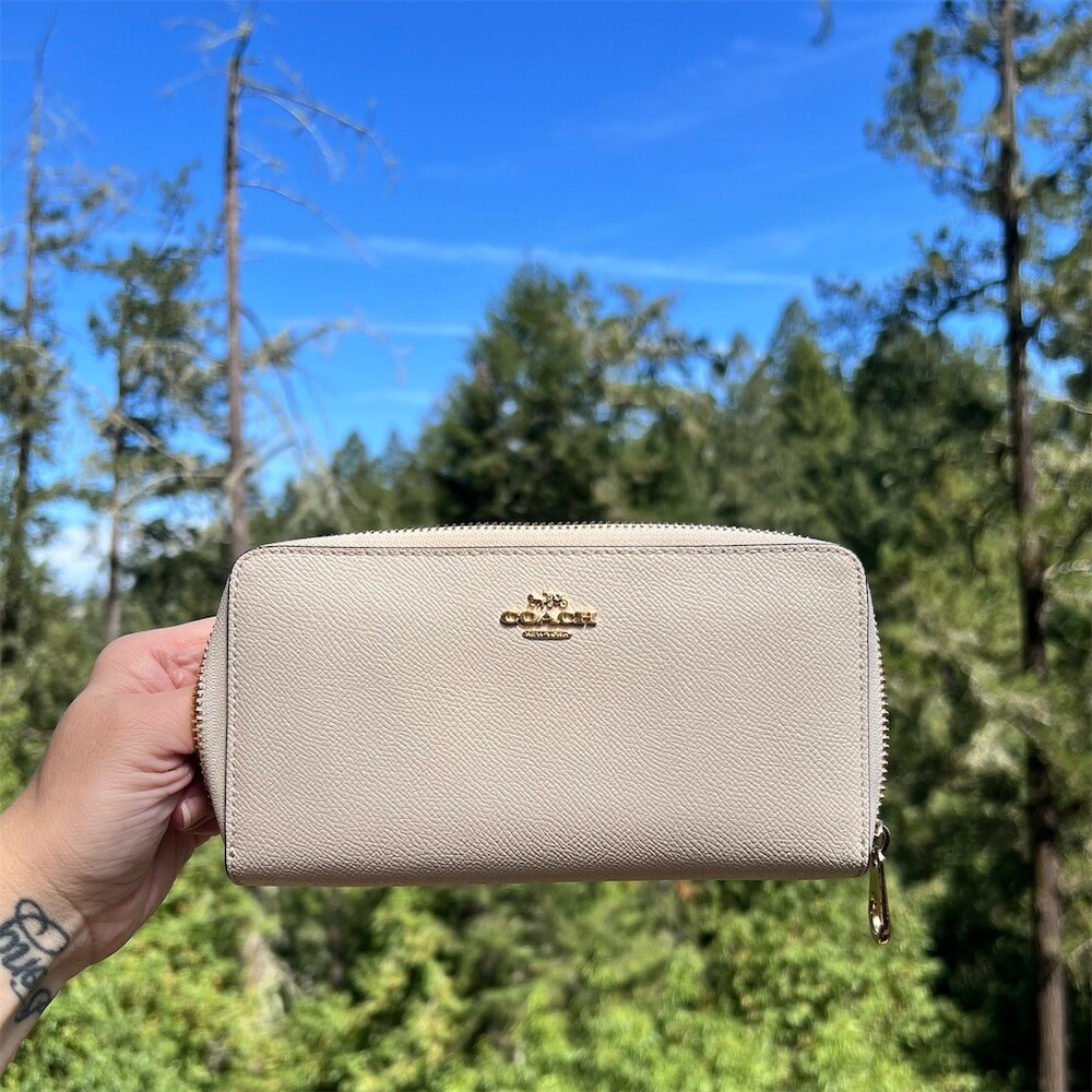 COACH Long Zip-Around CHALK Crossgrain Leather Wallet Gold Hardware AUTHENTIC
